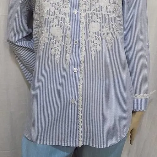 Chemise manches longues en coton  rayé bleu et dentelle blanche