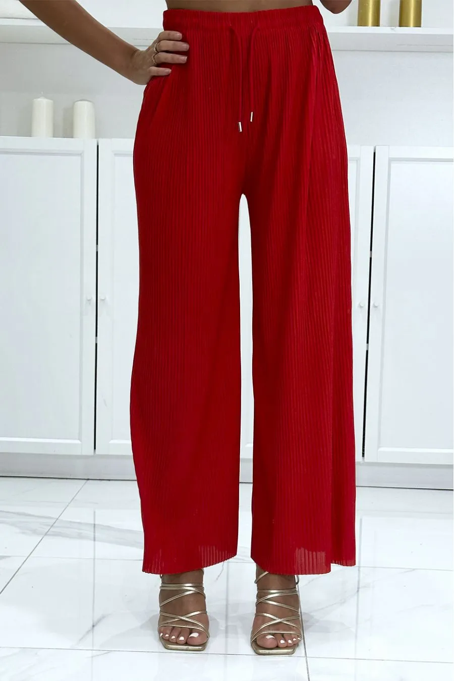 Pantalon palazzo rouge plissé très tendance